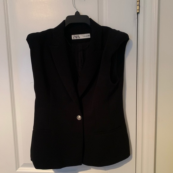 Zara fitted black vest - Picture 3 of 9